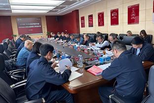 季孟年：缺少周琦&篮板球被新疆完全统治 内线仍是广东最大的问题